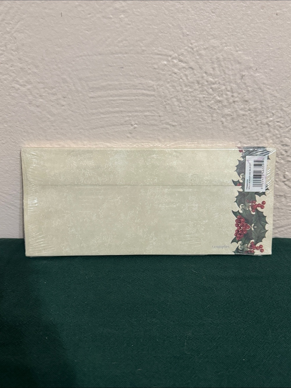 Geographics Holiday Letterhead and Envelopes Set - Cream and Winter Scene - Picture 8 of 11